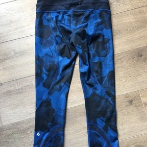 Lululemon run inspire crop leggings.